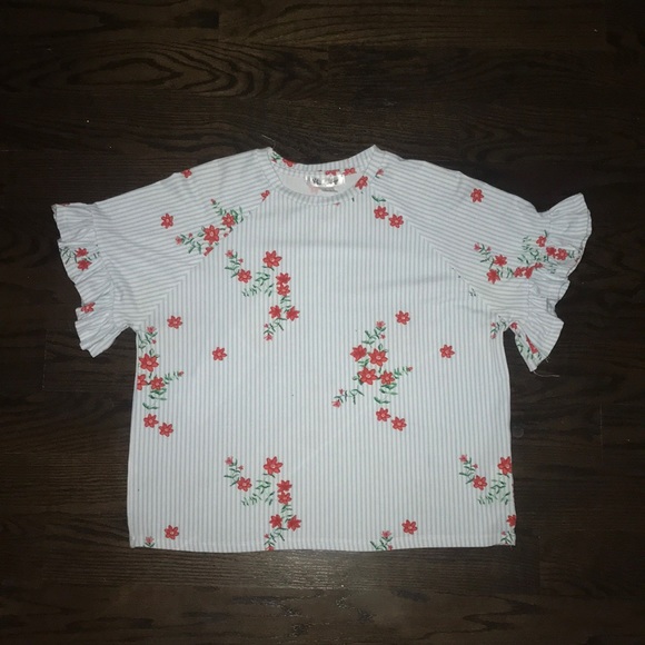 Floral cropped top!💐 - Picture 1 of 3